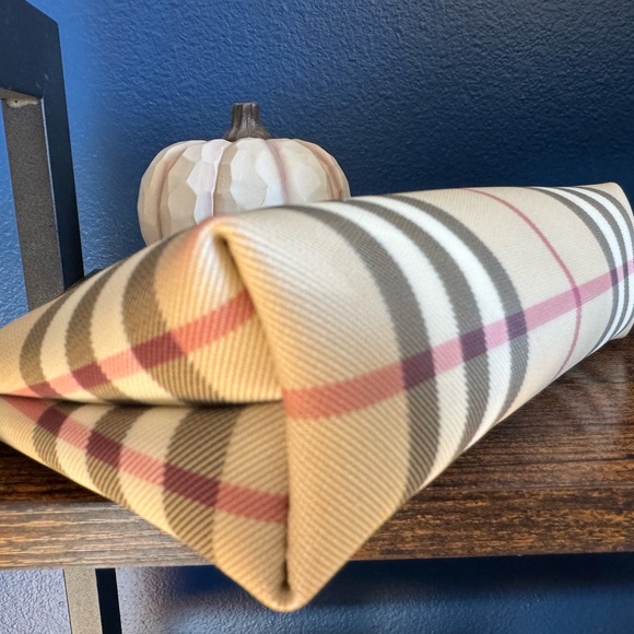 BURBERRY Cosmetic Case EUC - Picture 9 of 9